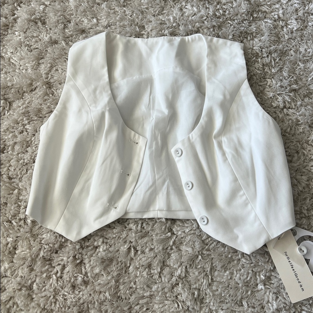 Commense Ivory Button-Up Vest - Picture 2 of 4